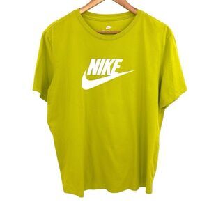 Nike women’s logo tee shirt in bright yellowish green size xlarge